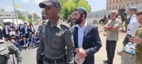 חרדים קיצוניים תקפו את המתגיייסים החרדים והטיחו בח"כ: "אתה כמו סינוואר"