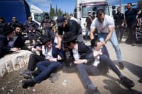 זמיר גינה את האלימות החרדית מחוץ ללשכת הגיוס