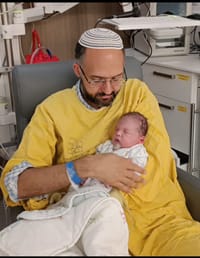 רק בן שבועיים: התינוק רביד חיים גז נפטר מפצעיו