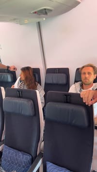אחרי 3 ימים: 6 פעילים מ"משט הסלפי" גורשו מישראל