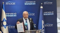 לא רק החרדים: ליברמן מציע לשלול זכות בחירה גם מאסירים
