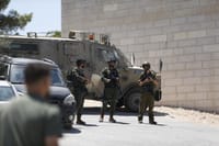 דיווח: רעולי פנים יהודים הציתו רכבים, פלסטיני פצוע במקום