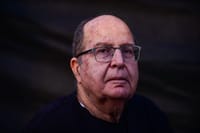 בוגי יעלון: נתניהו אחראי למותם של 2,000 אנשים