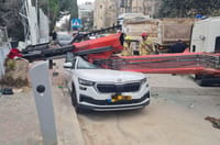 תקרית חריגה בירושלים: בת 70 נפגעה קשה ממשאית מנוף שהתהפכה