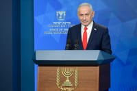 דיווח: העיתונאי שטען כי נתניהו הוזהר לפני הטבח קיבל כסף מארגון שמאל