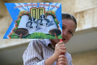להשמעה ולהורדה: מחרוזת חסידית לסוכות ולשמחת תורה