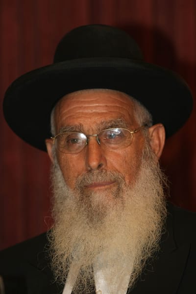 "מי שרוכש יבול נוכרי בשנת השמיטה עובר על איסור מדאורייתא"