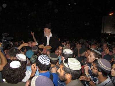 תמונות: כך התקבל הרב דב ליאור כשחזר לירושלים