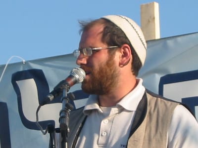 להאזנה: הסינגל החדש של אהרן רזאל "ותחזינה עינינו"