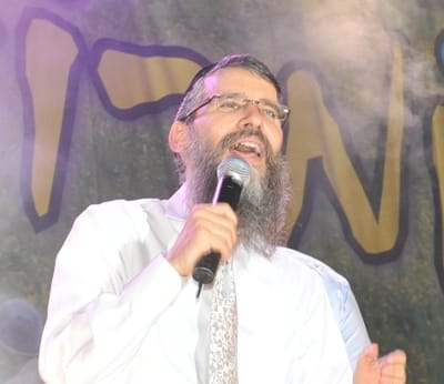 אברהם פריד בהופעה ראשונה בשומרון: אתם כמו משפחה