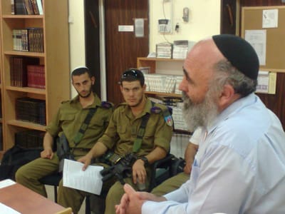 מילאו מצברים: חיילי הסדר 'שילובים' חזרו לישיבה ליום אחד