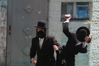 המשטרה: הקנאים בירושלים גובים דמי חסות מחנויות