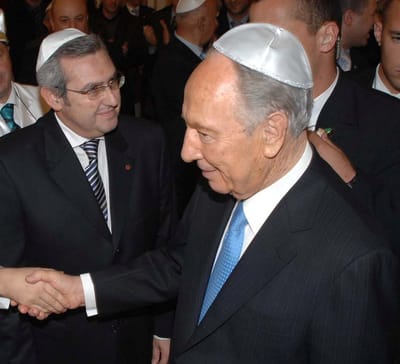 בפתיחת ההיכל בחזרת הש"ץ מכובד הנשיא שמעון פרס