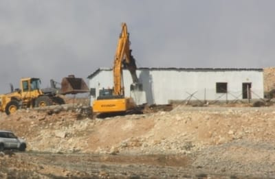 המנהל האזרחי הרס כפר ערבי שסיכן את נוסעי כביש בגין
