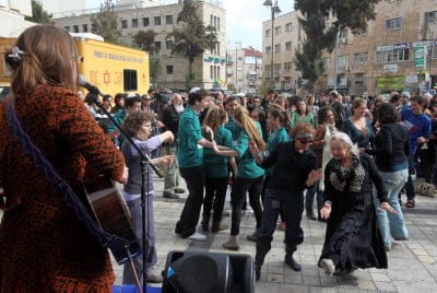 "אומרים לנו ששירת נשים זו תועבה, אז אנחנו שרות"