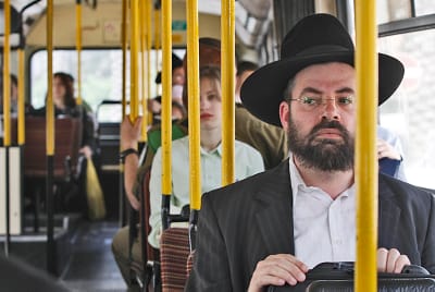 הרב שלזינגר: הנשים הן שביקשו את ההפרדה באוטובוסים