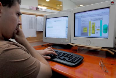 שו"ת: האם מותר לגלוש באינטרנט אלחוטי של השכן?