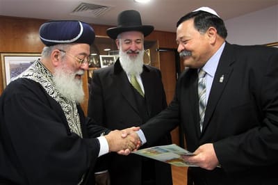 למה הרבנים הראשיים לוקחים חלק בקמפיינים יח"צניים?