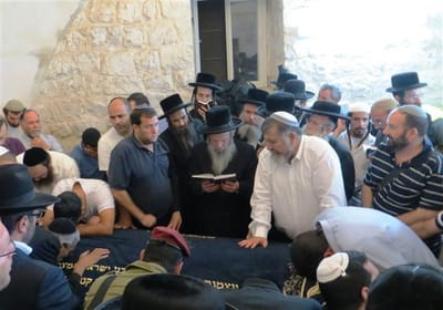 לכבוד ר"ח אב: אלפיים מתפללים בקבר יוסף בשכם