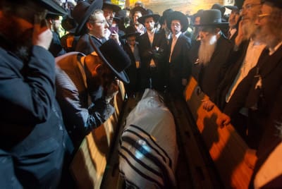 רבע מיליון איש ליוו את הרב אלישיב זצ"ל למנוחות