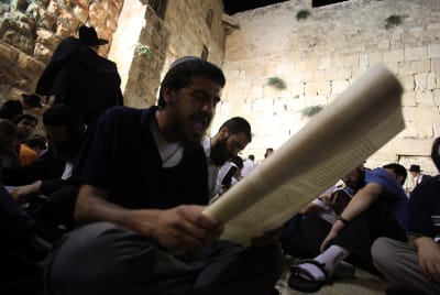 בין המצרים: במה תשעה באב חמור יותר מי"ז בתמוז?