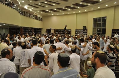 חודש אלול בישיבות ההסדר: חוגגים, חונכים וזוכרים