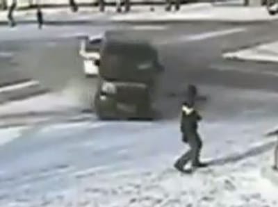 סרטון מדהים: אנשים שניצלו ממוות בטוח ברגע האחרון
