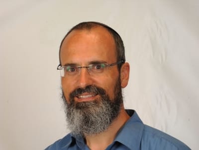 עורך 'בשבע': בנט נכנע לעיתונאים ובחר את הרב סתיו במחטף