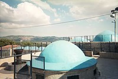 הקדושה לא נמצאת בקברים, גם אם מדובר בקברי צדיקים