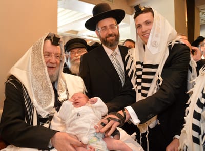 שעות לפתיחת הקלפיות: נכד הרב לאו הוכנס בברית
