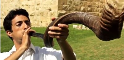צפו: אש התורה מגיירים שיר נוסף לראש השנה
