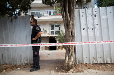 חשד: אם דקרה למוות את ילדיה וניסתה להתאבד