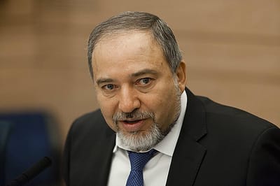 פה אחד: השפטים זיכו את אביגדור ליברמן. נתניהו: "שמח שהוא חוזר לממשלה"
