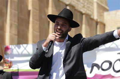 המראפרפ בקודש: אוהד משיח שר מוזיקה שחורה