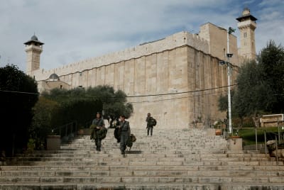 שו"ת סמס: האם מותר לכהנים להכנס למערת המכפלה