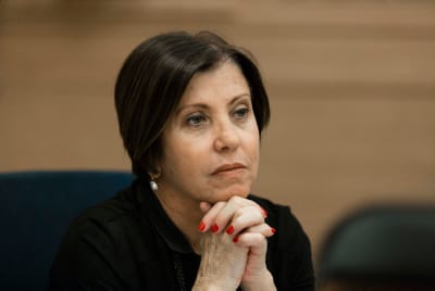 גלאון מפתיעה: אני מקווה שלא יעשה שימוש בצווי הגבלה כנגד מתנחלים