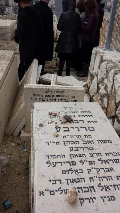 זעזוע: חוללה חלקת קברה של הילדה שטבעה באמבטיה בירושלים