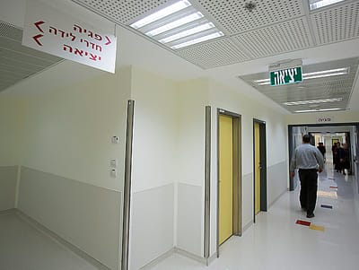 אישה חרדית התלוננה: רופא ב'שערי צדק' הטריד אותי מינית