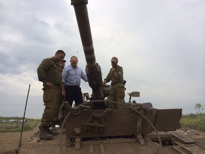 בנט במצפה קונטרה: "אבו מאזן הוא גירסה קיצונית יותר של אסד של 99'"