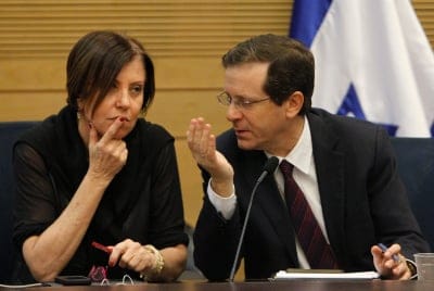 קשה להיות שמאלני, במיוחד השבוע