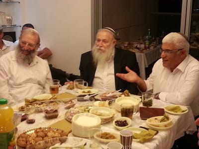 הרב דרוקמן בחגיגת המימונה אצל מנהלת אולפנת צפירה