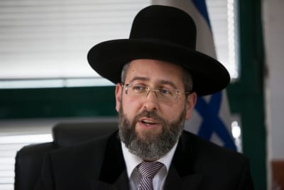הרב לאו נגד חוק המתת חסד: "אין לרופא רשות להמית"