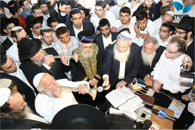 אלפים בעצרת תפילה לשלום החטופים