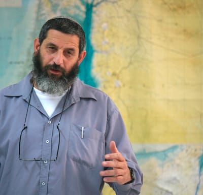הרב הגר: "לא נפסיק לנסוע בטרמפים"