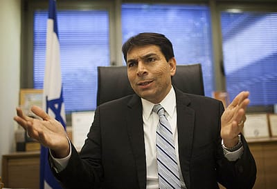 "חמאס יורה בעזרת הדלק שישראל מספקת"