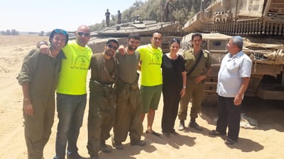 מרגש: חברי הבית היהודי ביקרו חיילים