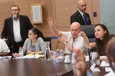 צפו בניסן סלומינסקי מעביר את חוק מע"מ 0