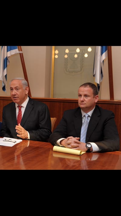 הראל לוקר עוזב גם הוא את לשכת נתניהו
