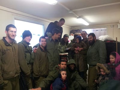 קור קיצוני: תושבי יצהר דאגו לאוכל חם לחיילים