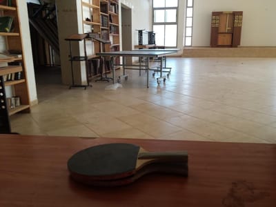 הצצה ל'עוד יוסף חי': הכיתות הפכו לחדרי שינה